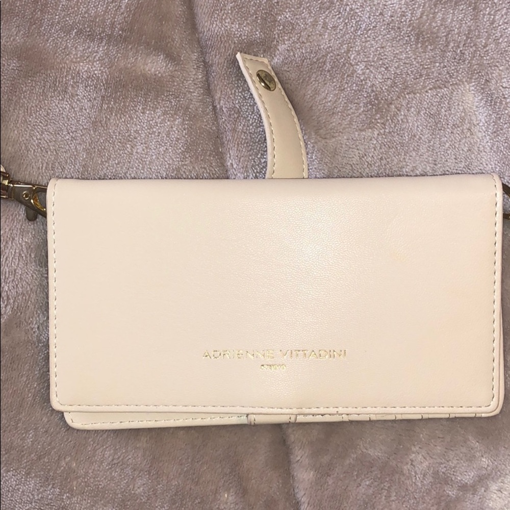 Adrienne Vittadini small portable charger purse